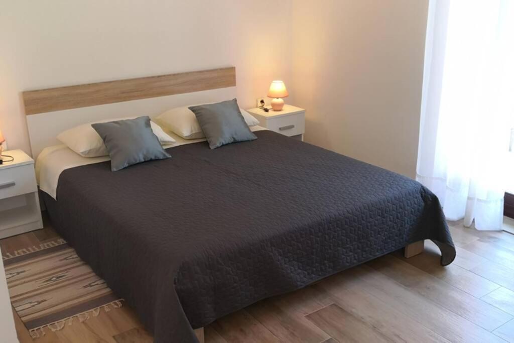 Apartment Vesna For 2, Free Parking And Wi-Fi Póla Kültér fotó