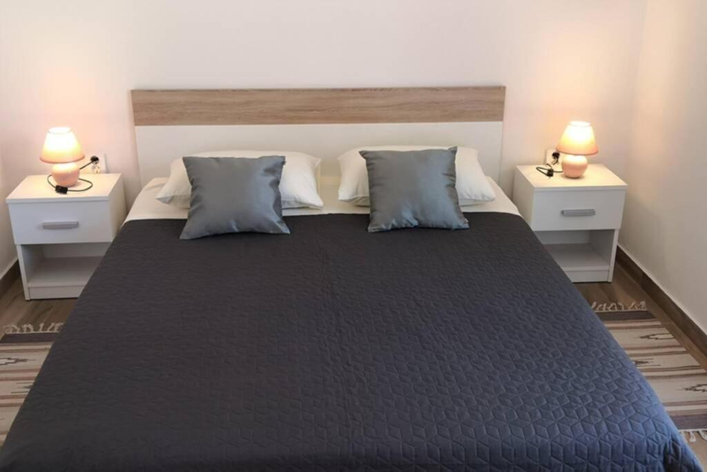 Apartment Vesna For 2, Free Parking And Wi-Fi Póla Kültér fotó